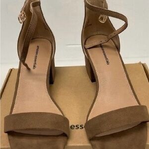 Amazon Essentials Women's Brown Ankle Strap Heels